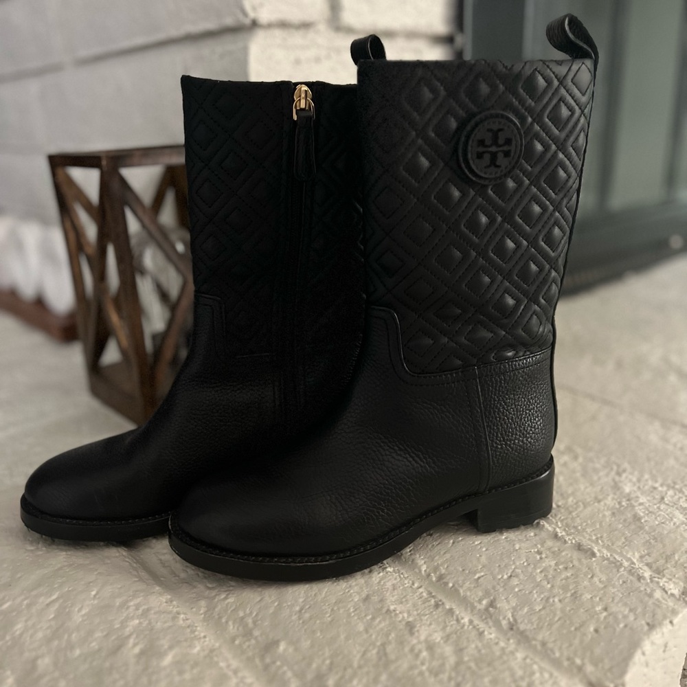 Gorgeous Tory Burch moto boots